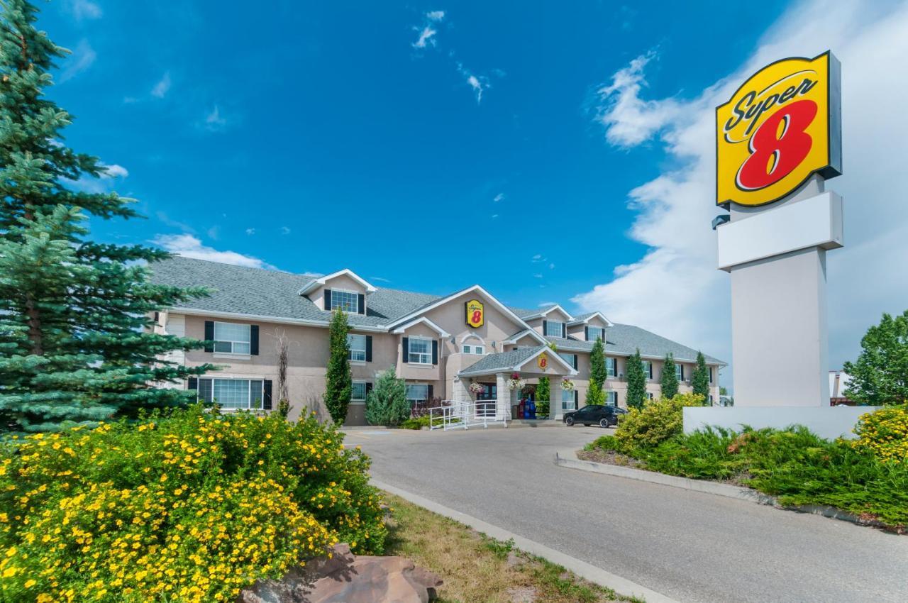 Hotel Super 8 By Wyndham Cochrane Extérieur photo