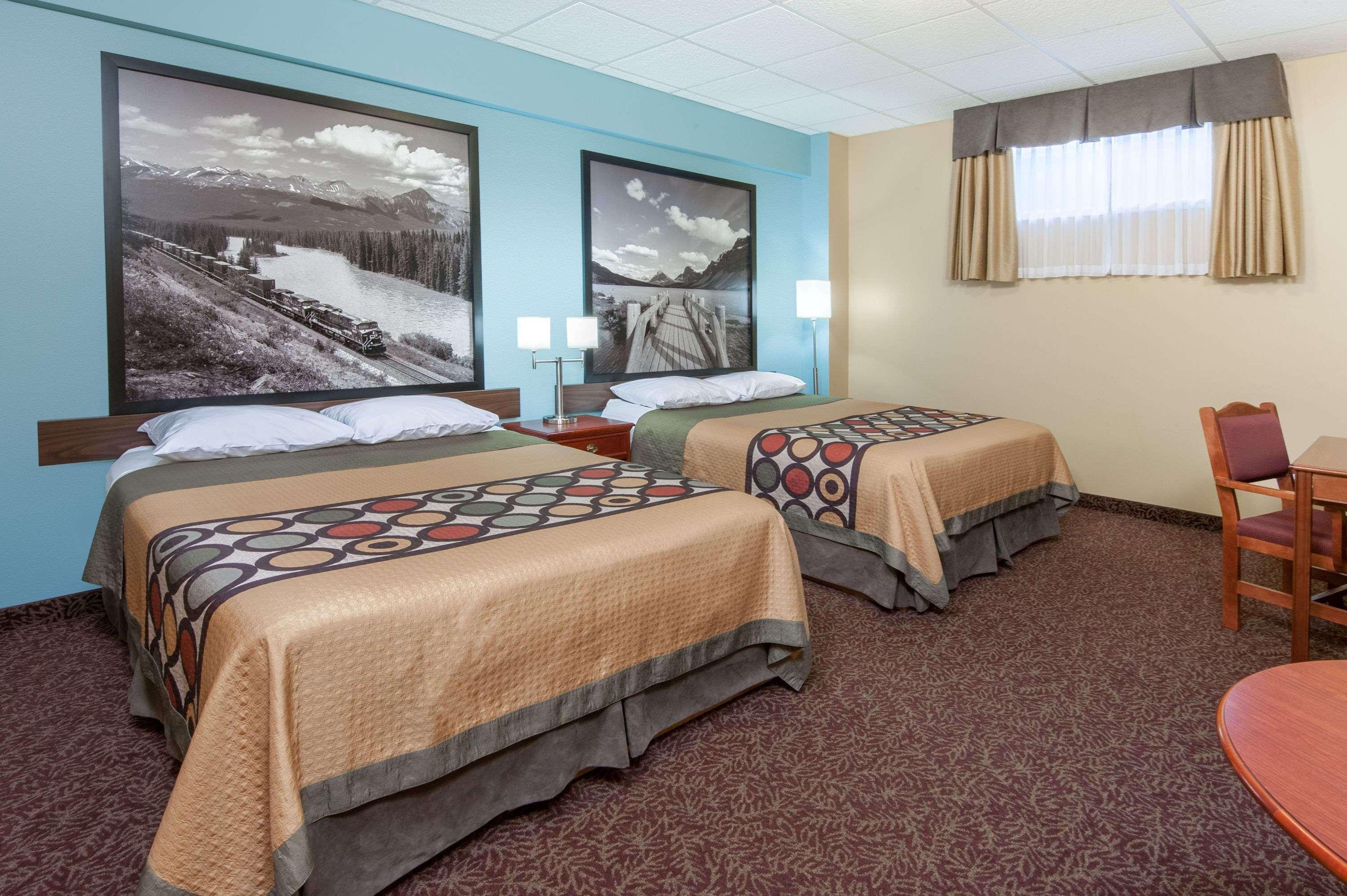Hotel Super 8 By Wyndham Cochrane Extérieur photo
