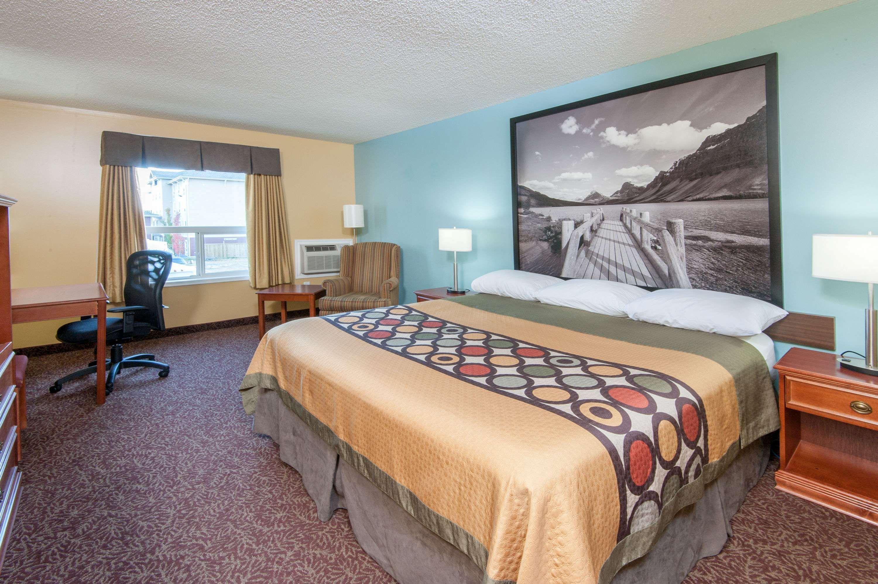 Hotel Super 8 By Wyndham Cochrane Extérieur photo
