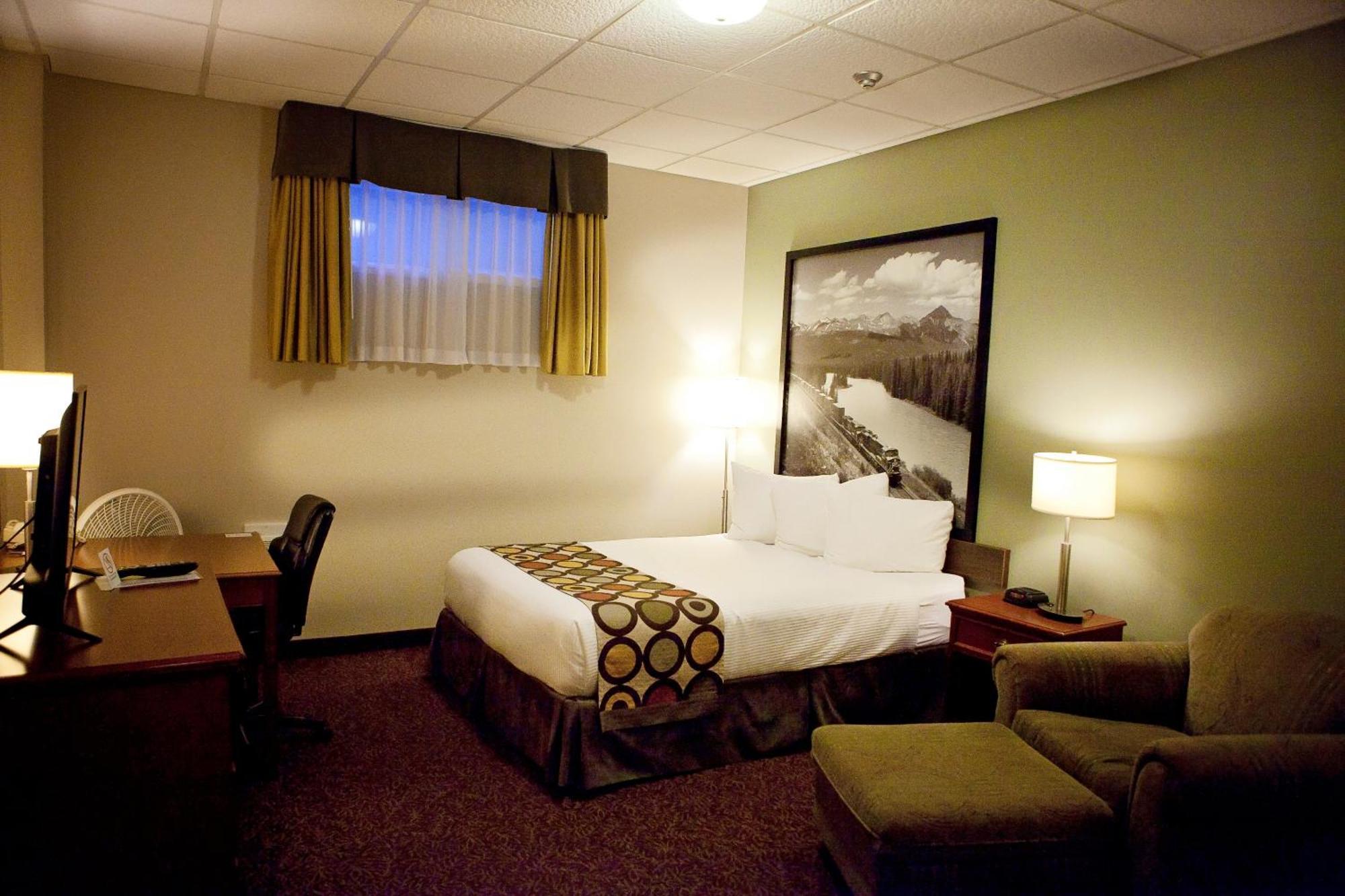 Hotel Super 8 By Wyndham Cochrane Extérieur photo