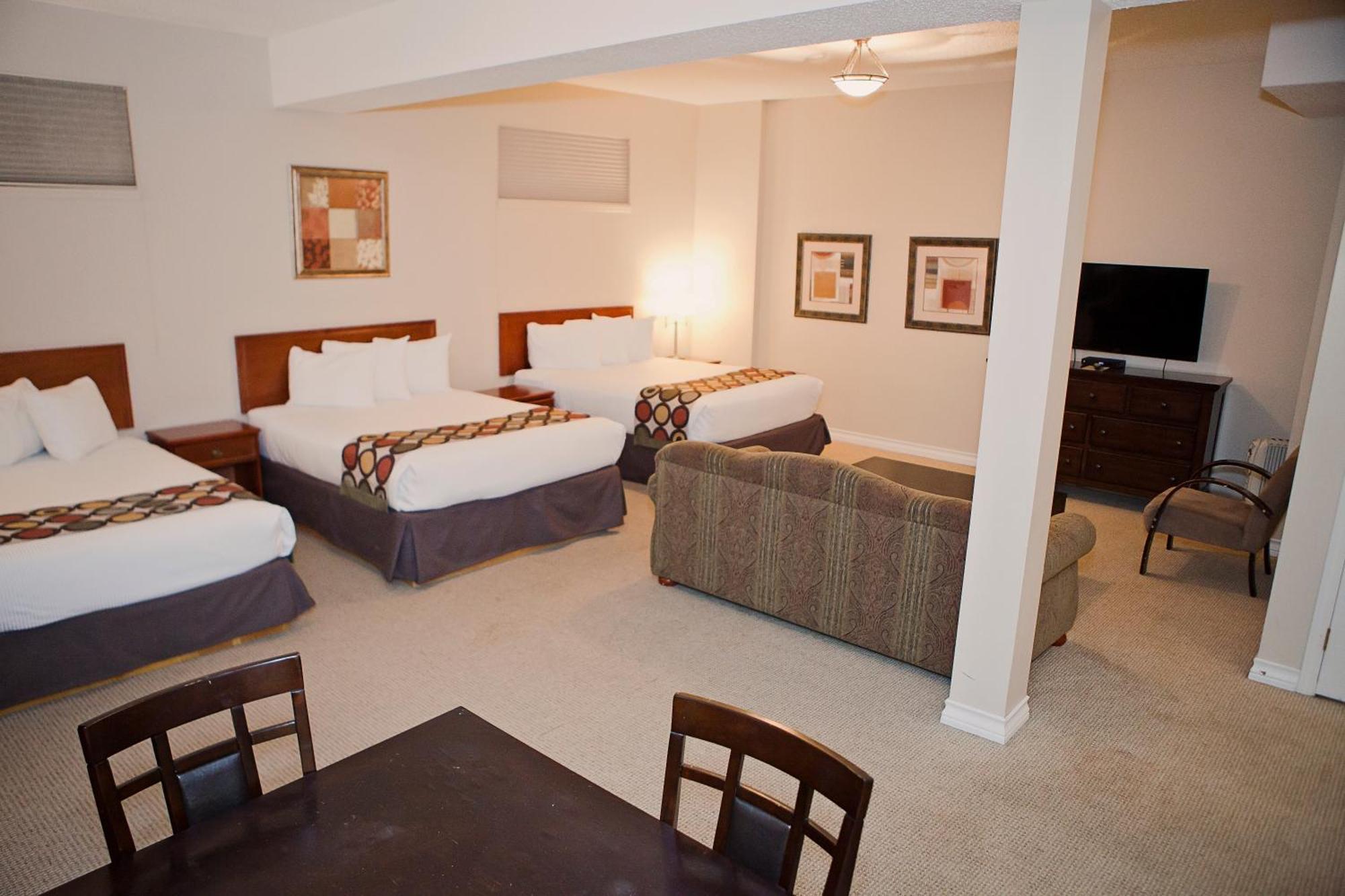 Hotel Super 8 By Wyndham Cochrane Extérieur photo