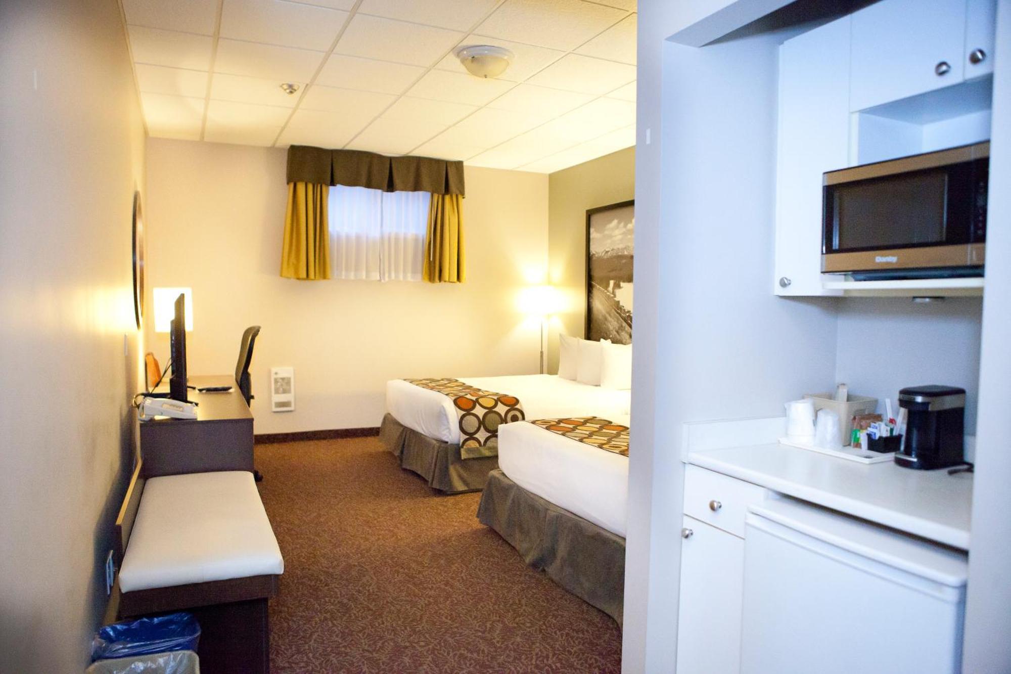 Hotel Super 8 By Wyndham Cochrane Extérieur photo