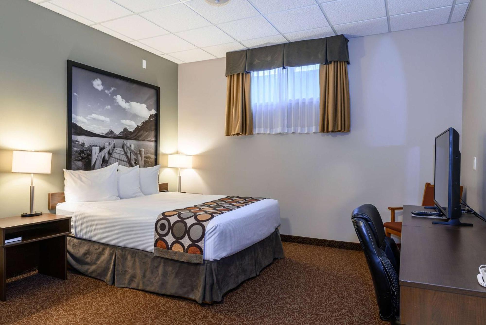 Hotel Super 8 By Wyndham Cochrane Extérieur photo